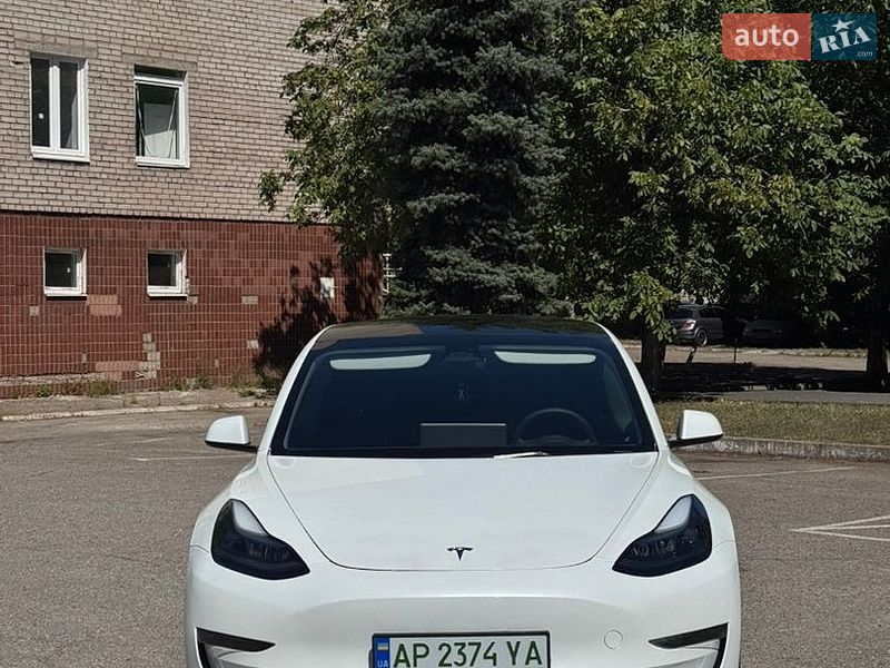 Седан Tesla Model 3 2023 в Запоріжжі