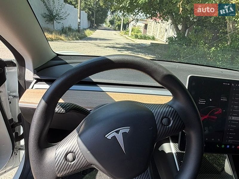 Седан Tesla Model 3 2020 в Запоріжжі