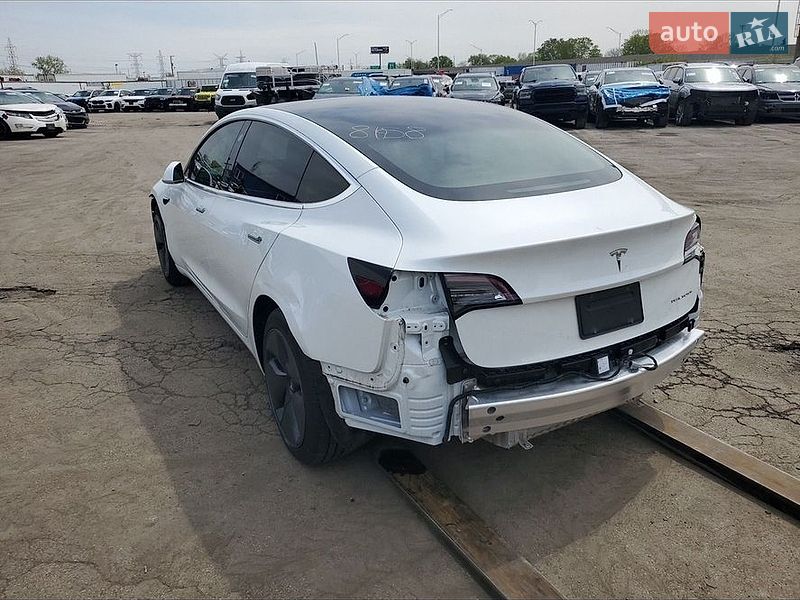 Седан Tesla Model 3 2020 в Запоріжжі