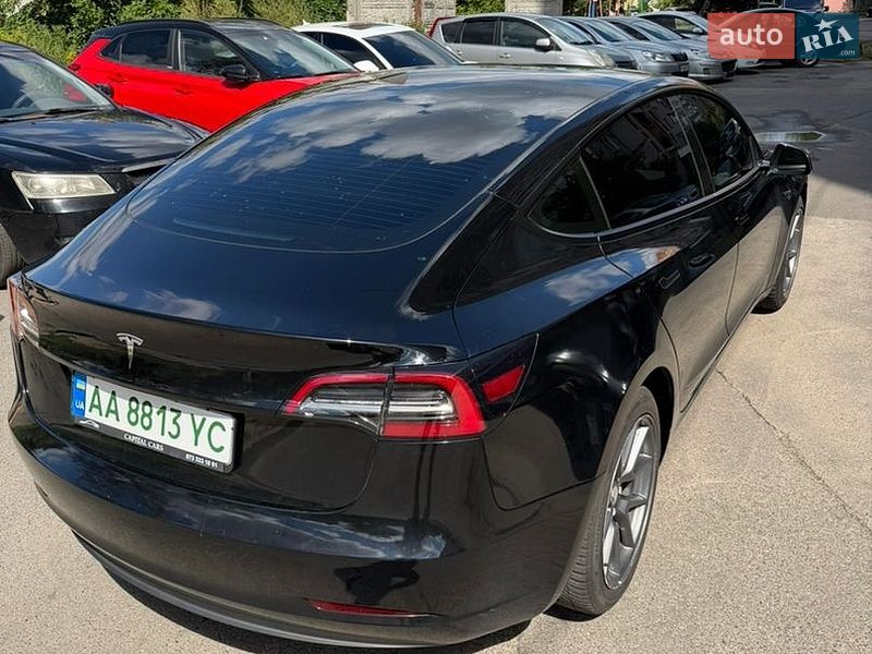 Седан Tesla Model 3 2023 в Киеве
