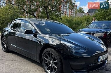 Седан Tesla Model 3 2023 в Киеве