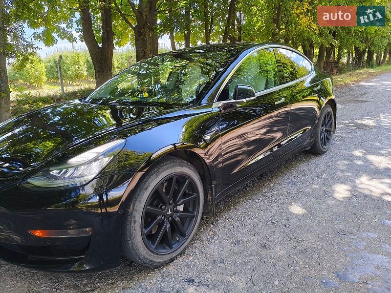 Седан Tesla Model 3 2019 в Немирове