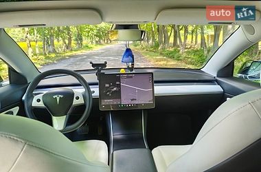 Седан Tesla Model 3 2019 в Немирове