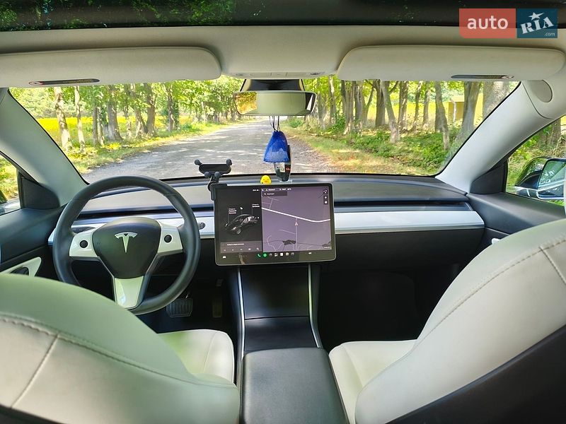 Седан Tesla Model 3 2019 в Немирове
