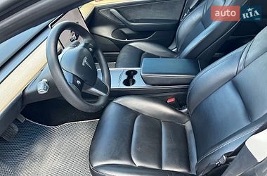 Седан Tesla Model 3 2022 в Львове