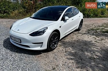 Седан Tesla Model 3 2022 в Львове