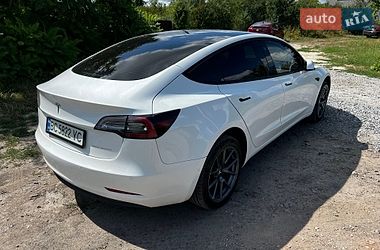 Седан Tesla Model 3 2022 в Львове