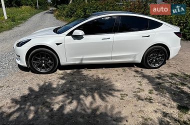 Седан Tesla Model 3 2022 в Львове