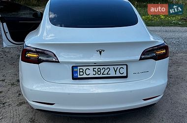 Седан Tesla Model 3 2022 в Львове