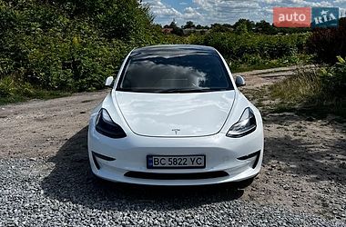 Седан Tesla Model 3 2022 в Львове