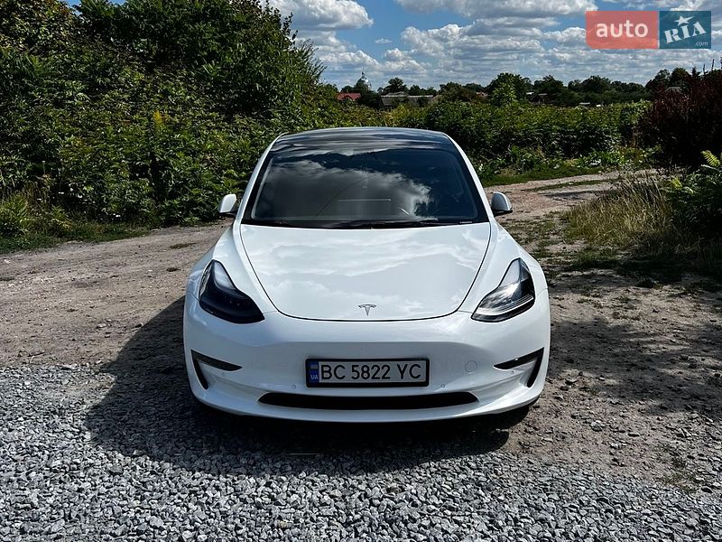 Седан Tesla Model 3 2022 в Львове