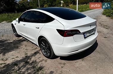 Седан Tesla Model 3 2022 в Львове