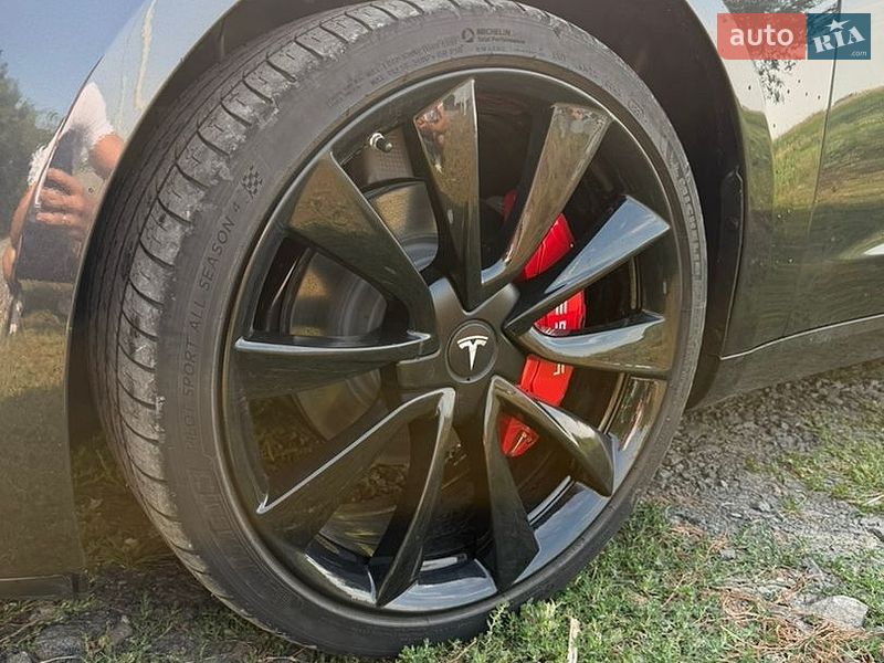 Седан Tesla Model 3 2025 в Хмельницком