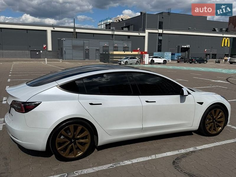 Седан Tesla Model 3 2021 в Киеве фото 4 Седан Tesla Model 3 2021 в Киеве