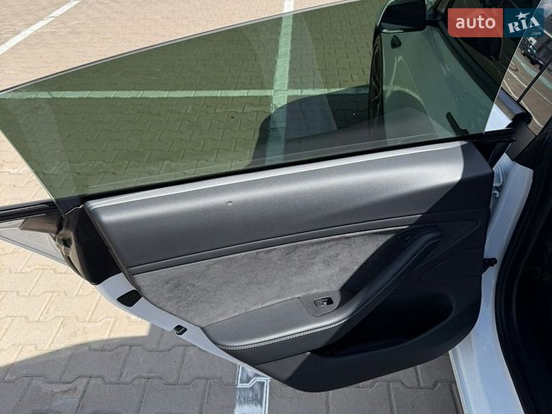 Седан Tesla Model 3 2021 в Киеве фото 14 Седан Tesla Model 3 2021 в Киеве