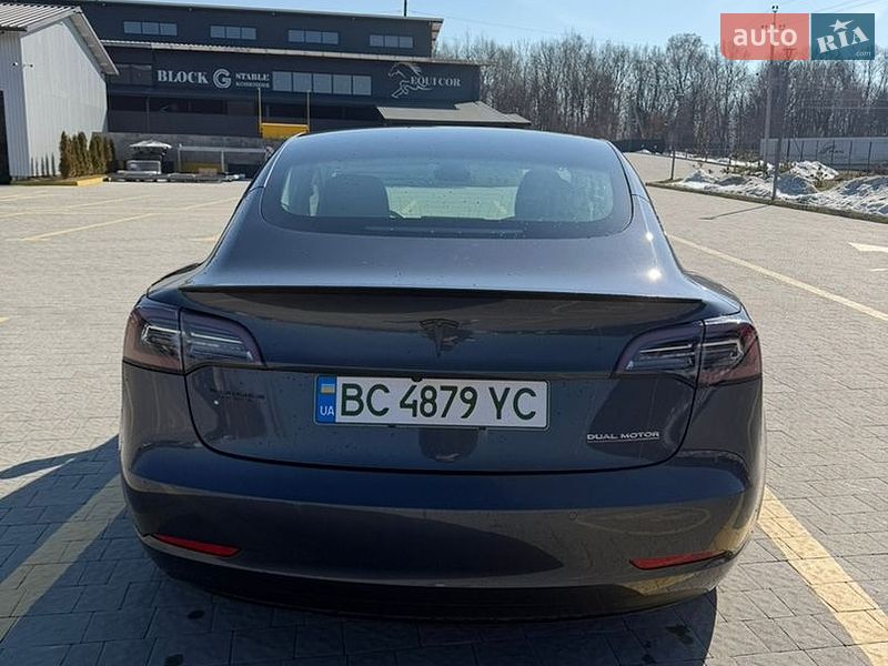 Седан Tesla Model 3 2020 в Львове