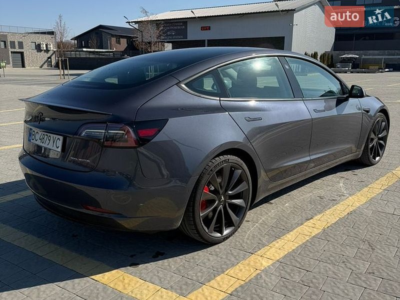 Седан Tesla Model 3 2020 в Львове