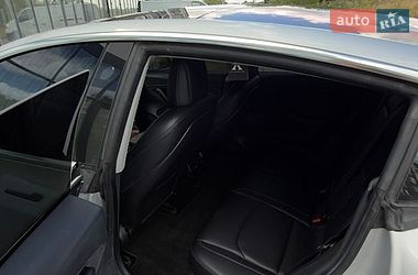 Седан Tesla Model 3 2018 в Рівному