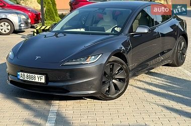Седан Tesla Model 3 2024 в Виннице