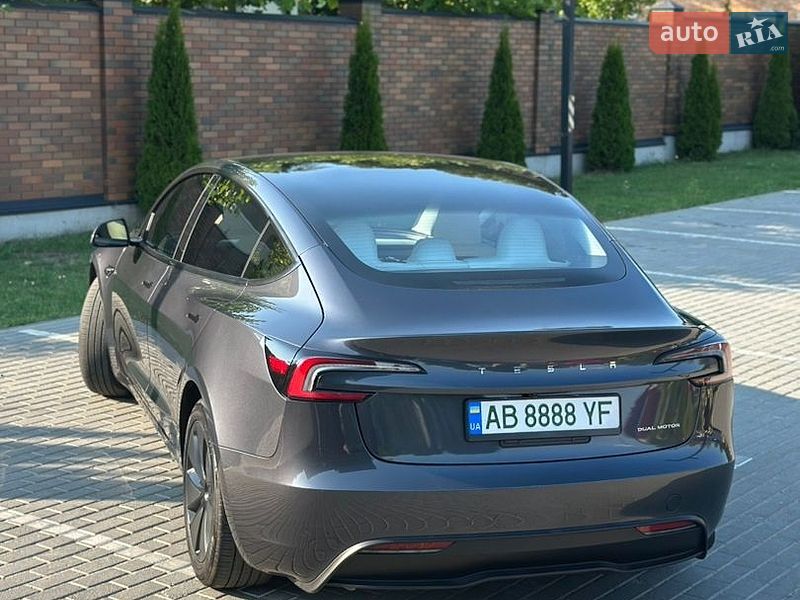 Седан Tesla Model 3 2024 в Виннице