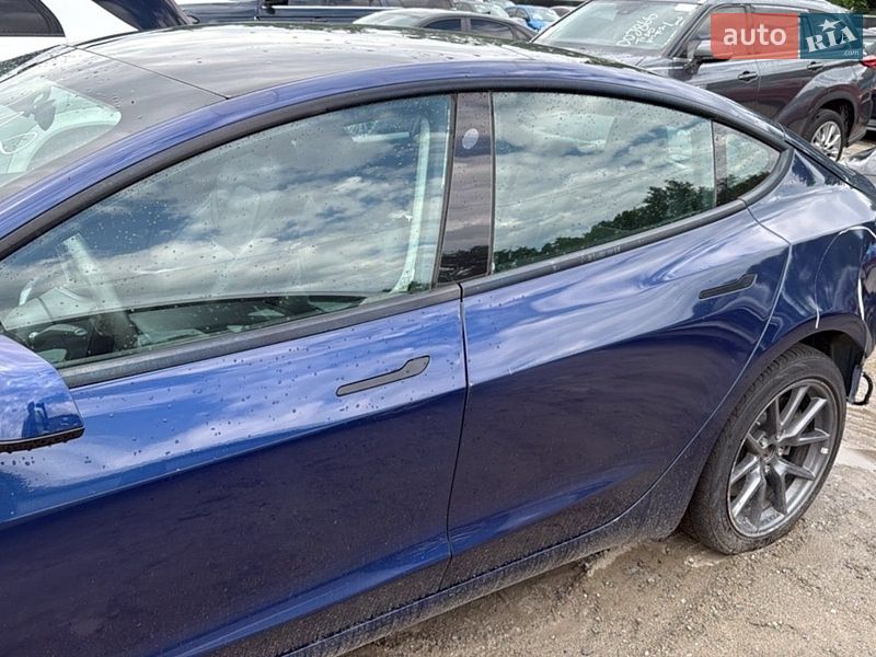 Седан Tesla Model 3 2022 в Ставище