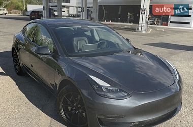 Седан Tesla Model 3 2021 в Львове