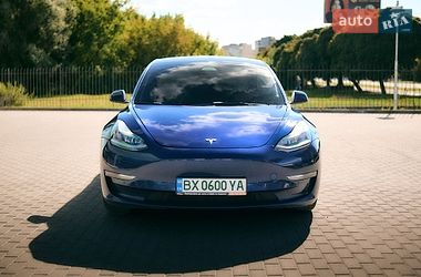 Седан Tesla Model 3 2022 в Хмельницком