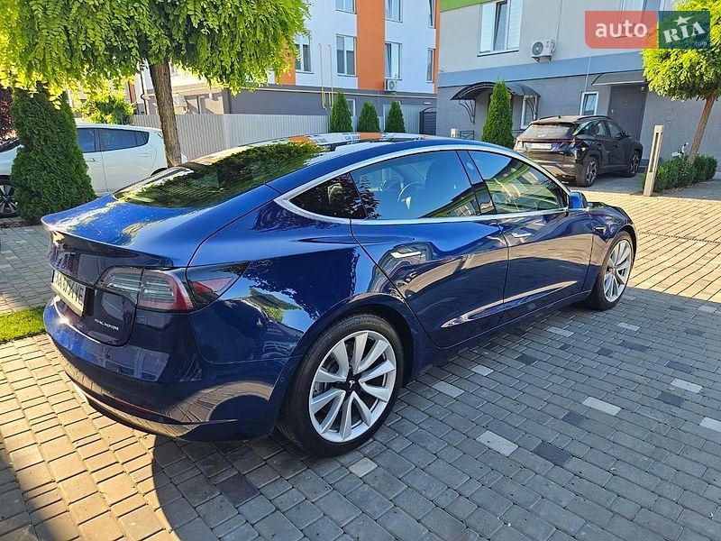 Седан Tesla Model 3 2018 в Борисполі