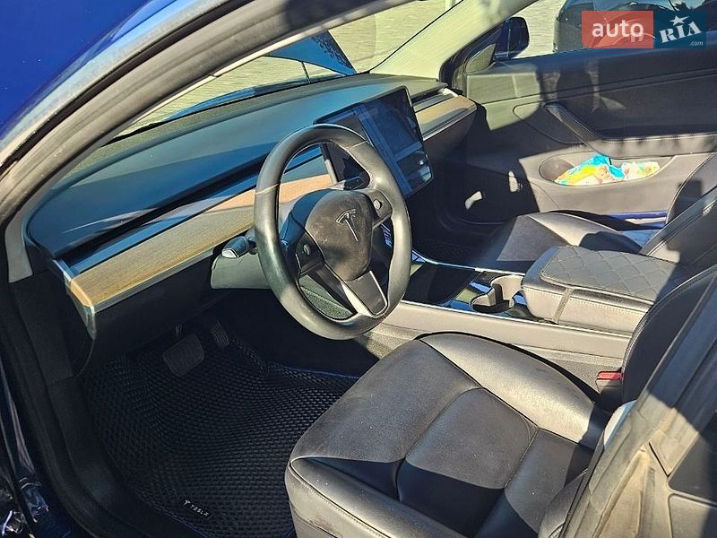 Седан Tesla Model 3 2018 в Борисполі