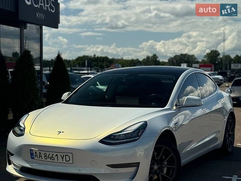 Седан Tesla Model 3 2019 в Києві