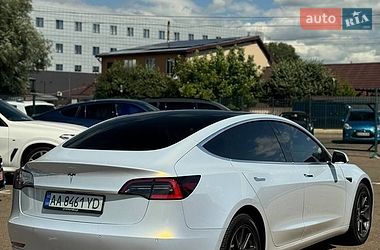 Седан Tesla Model 3 2019 в Києві