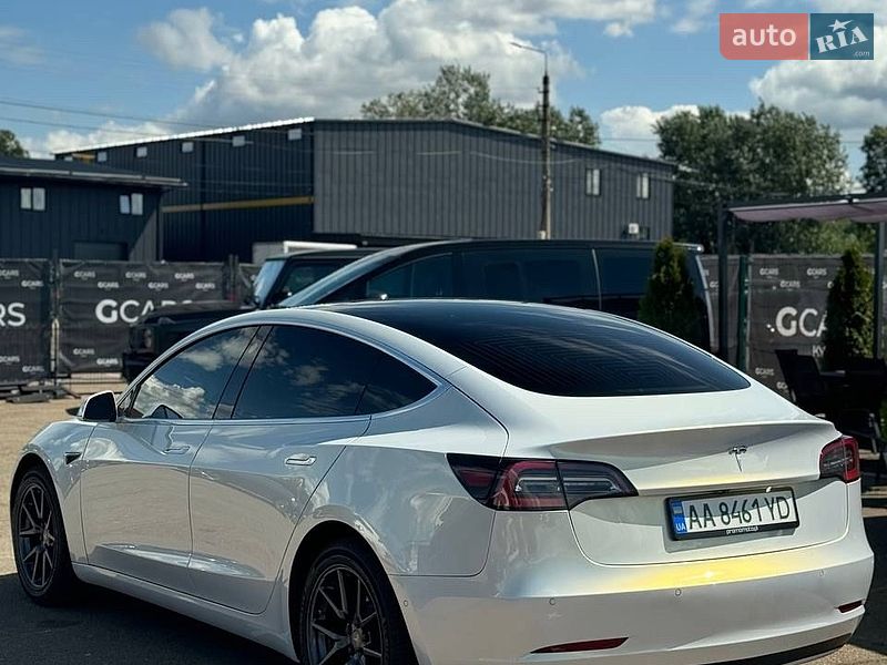 Седан Tesla Model 3 2019 в Києві
