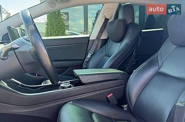 Седан Tesla Model 3 2019 в Києві