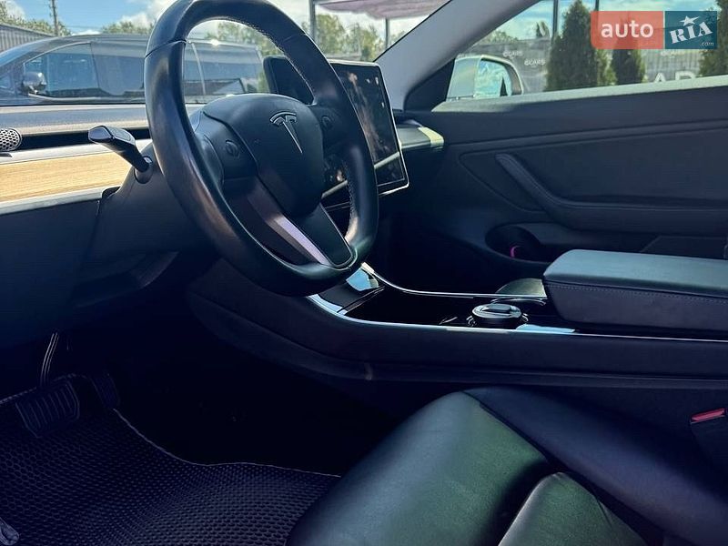 Седан Tesla Model 3 2019 в Києві