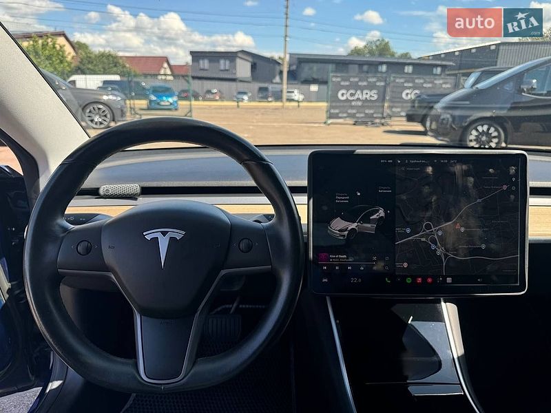 Седан Tesla Model 3 2019 в Києві