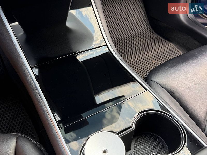 Седан Tesla Model 3 2019 в Білій Церкві
