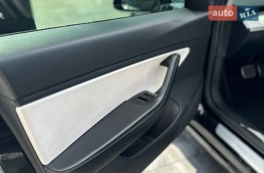 Седан Tesla Model 3 2018 в Києві