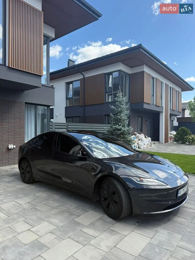 2024 Tesla Model 3 - фото 1