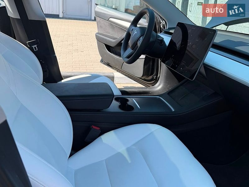 Седан Tesla Model 3 2022 в Києві