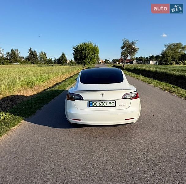 Седан Tesla Model 3 2021 в Самборе