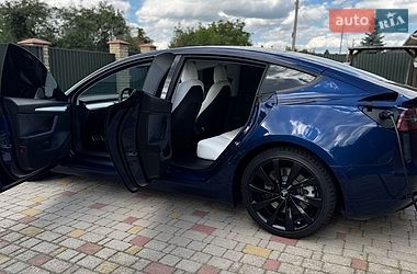 Седан Tesla Model 3 2022 в Немирові