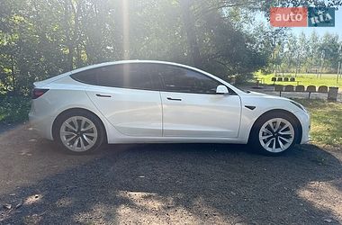 Седан Tesla Model 3 2021 в Львове