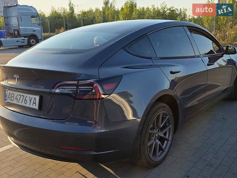 Седан Tesla Model 3 2022 в Виннице