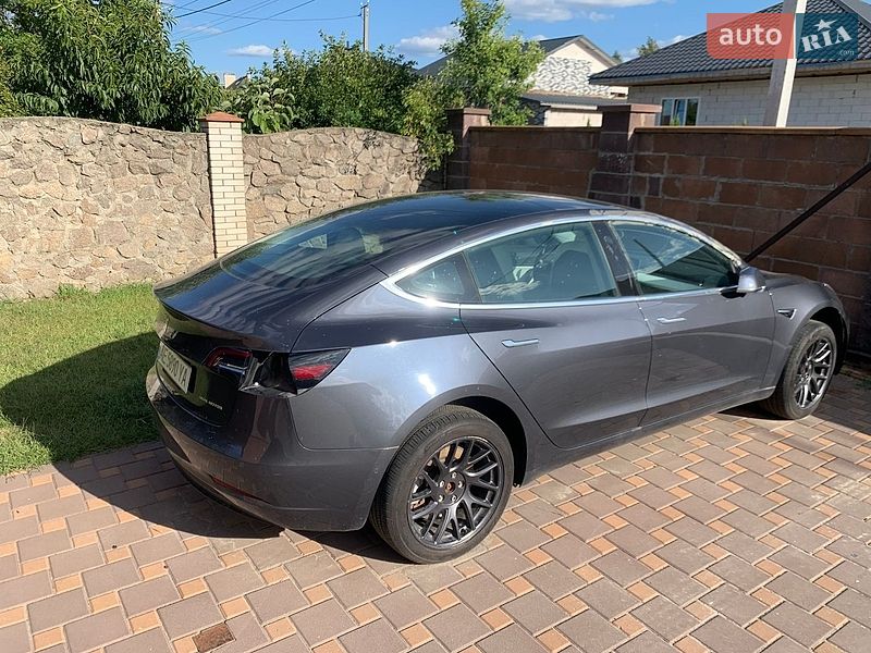 Седан Tesla Model 3 2019 в Києві