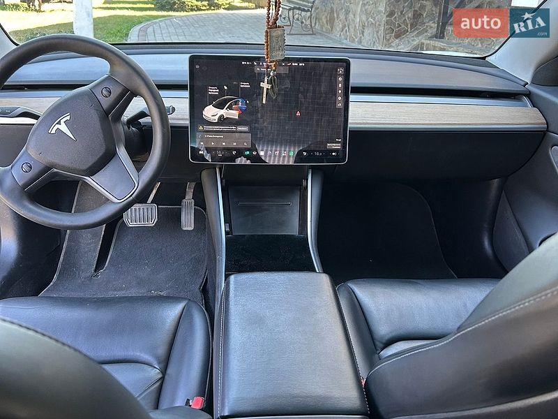 Седан Tesla Model 3 2019 в Коломые