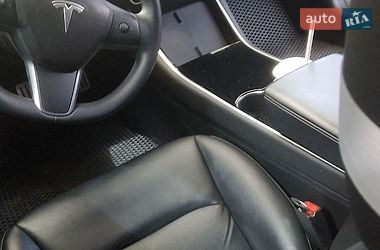 Седан Tesla Model 3 2019 в Києві