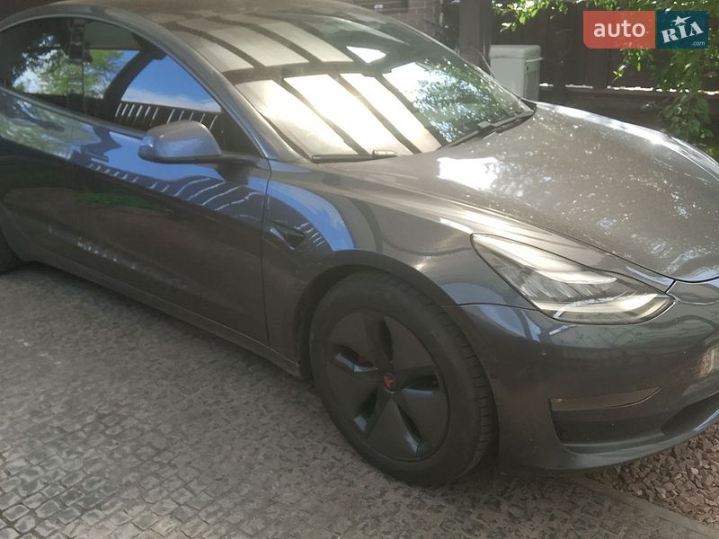 Седан Tesla Model 3 2019 в Києві