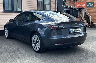 Седан Tesla Model 3 2022 в Киеве