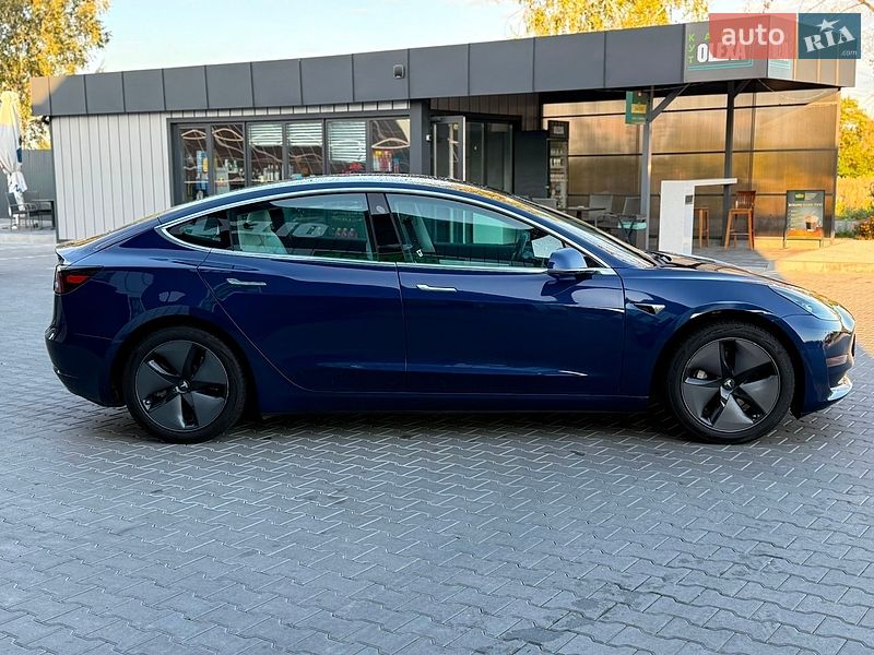 Седан Tesla Model 3 2018 в Владимире