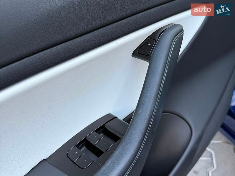 Седан Tesla Model 3 2018 в Владимире